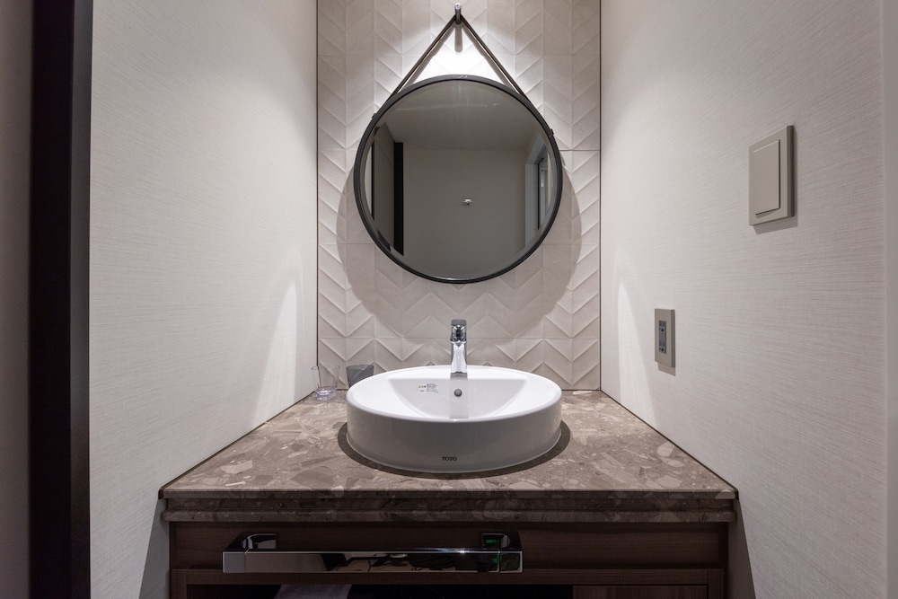 ロッジダブル バスルームのシンク1 | ソラリア西鉄ホテル札幌