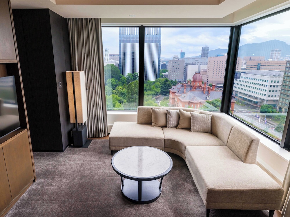 最上階 プレミアムツイン リビング エリア0 | ソラリア西鉄ホテル札幌