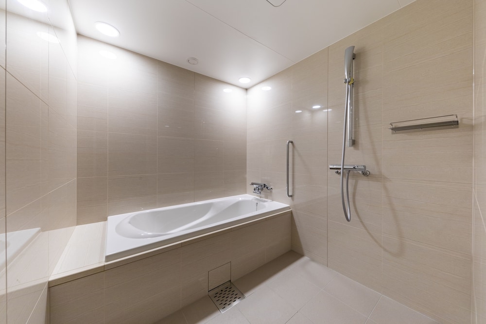 デラックストリプル バスルーム1 | ソラリア西鉄ホテル札幌