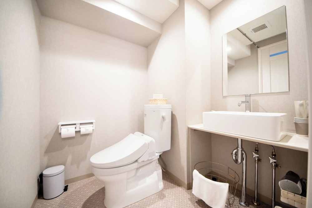 ツインルーム303 バスルーム1 | ホテル 寧楽