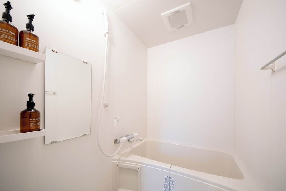 ダブルルーム 301 洗濯機付き バスルーム4 | ホテル 寧楽