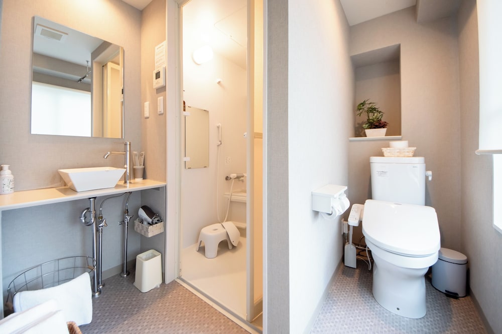 ダブルルーム304 バスルーム1 | ホテル 寧楽