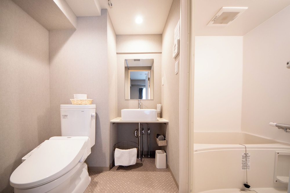 ツインルーム203 バスルーム1 | ホテル 寧楽