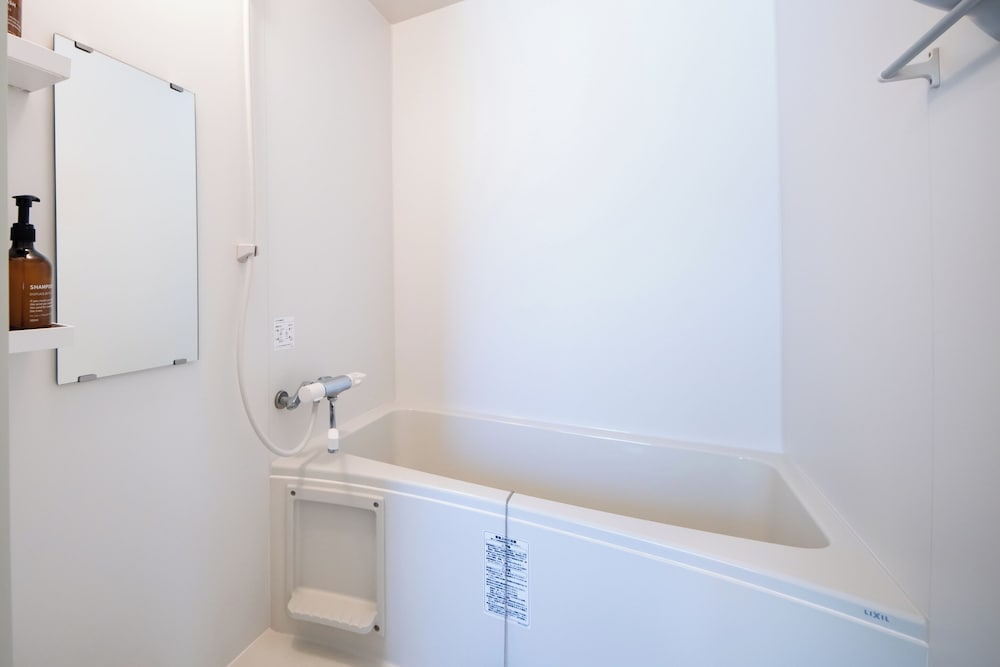 ツインルーム401 洗濯機付き バスルーム1 | ホテル 寧楽