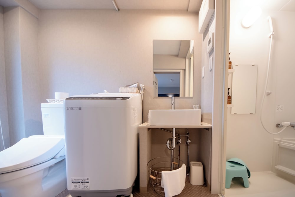 ダブルルーム 301 洗濯機付き バスルーム0 | ホテル 寧楽