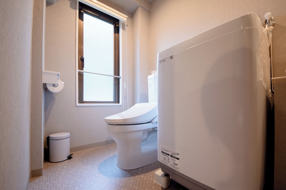 ダブルルーム 301 洗濯機付き バスルーム3 | ホテル 寧楽