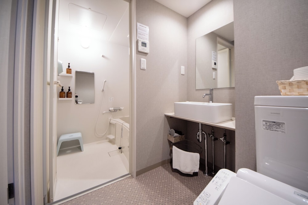 ツインルーム302 バスルーム1 | ホテル 寧楽