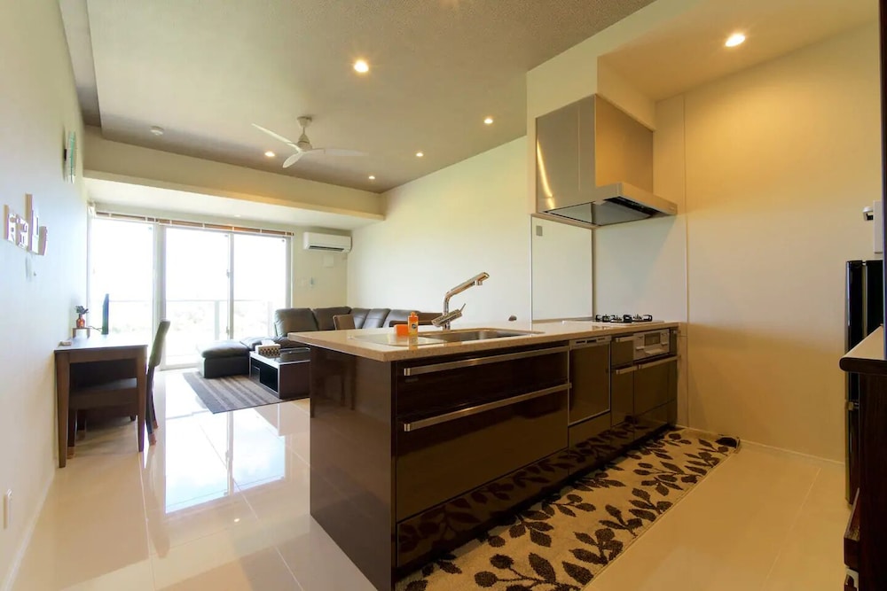 コンドミニアム 客室9 | Longvacation Okinawa 201