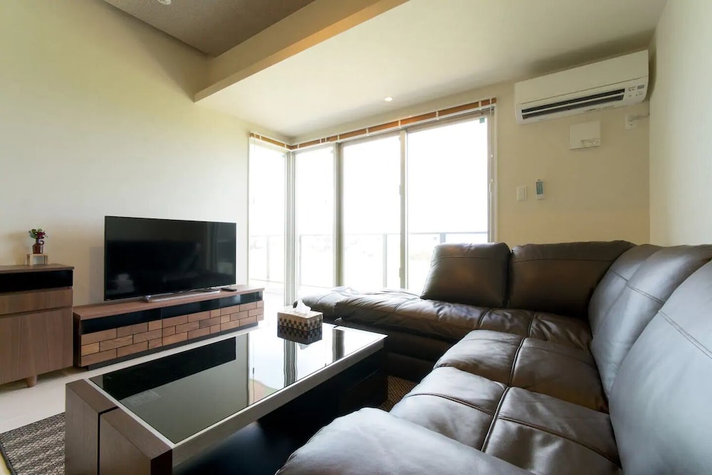 コンドミニアム 客室3 | Longvacation Okinawa 201