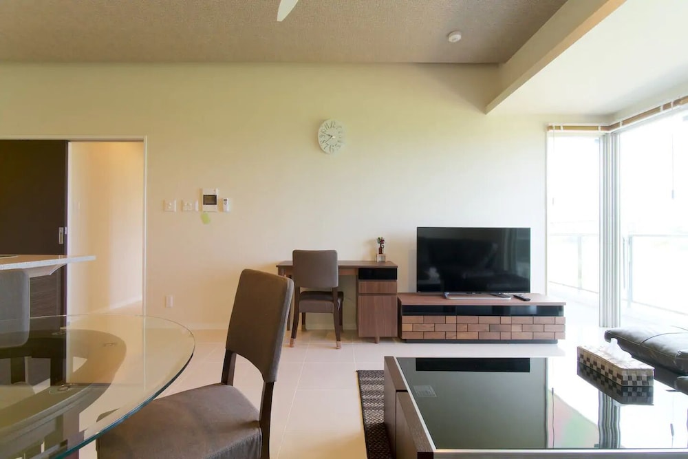 コンドミニアム 客室12 | Longvacation Okinawa 201