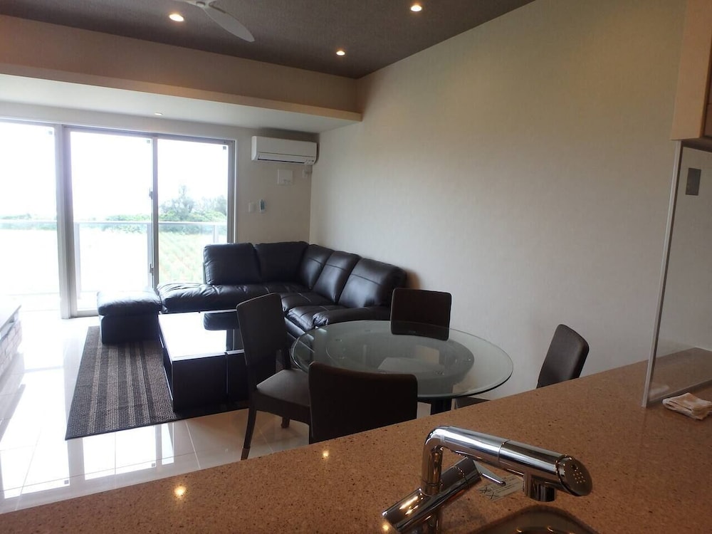 コンドミニアム 客室7 | Longvacation Okinawa 201