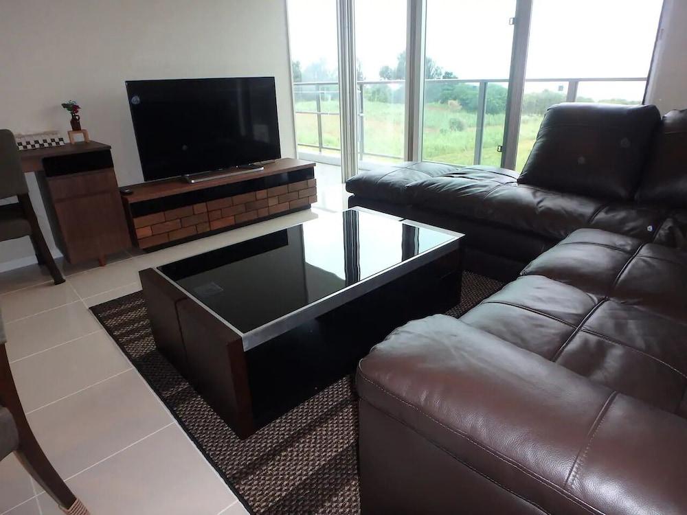 コンドミニアム 客室11 | Longvacation Okinawa 201