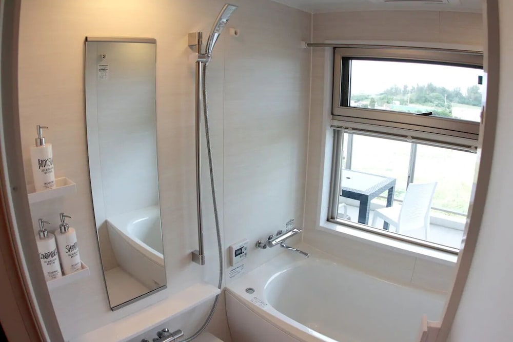 コンドミニアム バスルーム2 | Longvacation Okinawa 206
