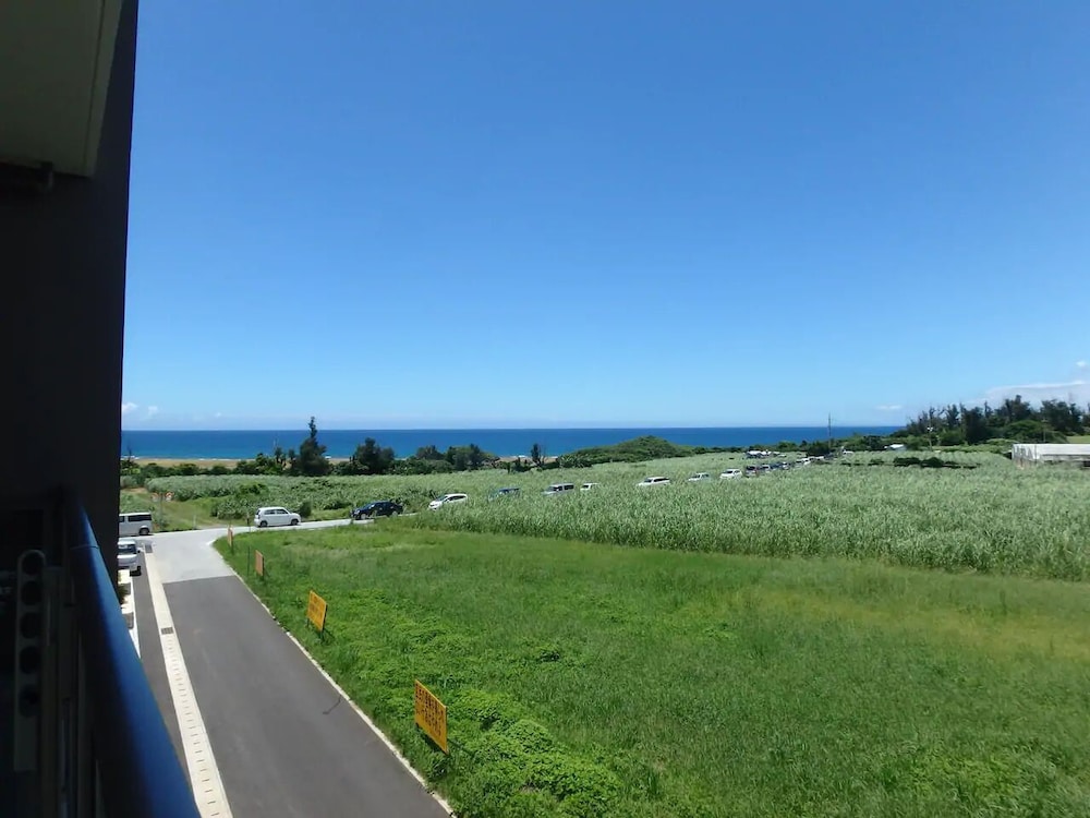 コンドミニアム バルコニーからの眺望1 | Longvacation Okinawa 210