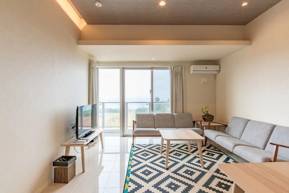 コンドミニアム 客室9 | Longvacation Okinawa 301