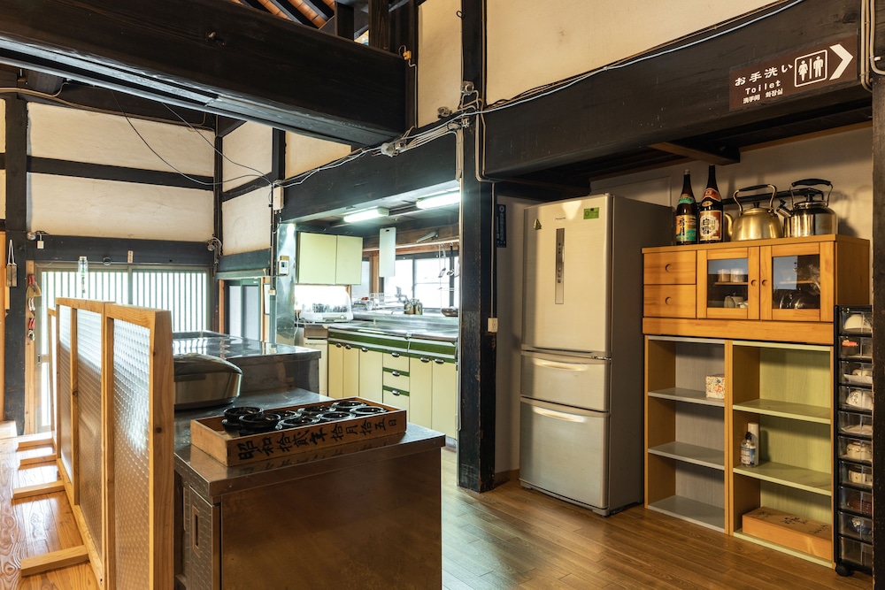 離れ (禁煙) 共用キッチン0 | 宿坊 大泰寺｜Temple Hotel Daitai-ji