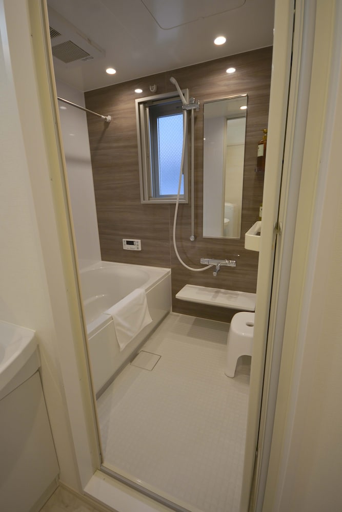 デラックス ルーム バスルーム0 | The Grand Residence Hotel Tenjin