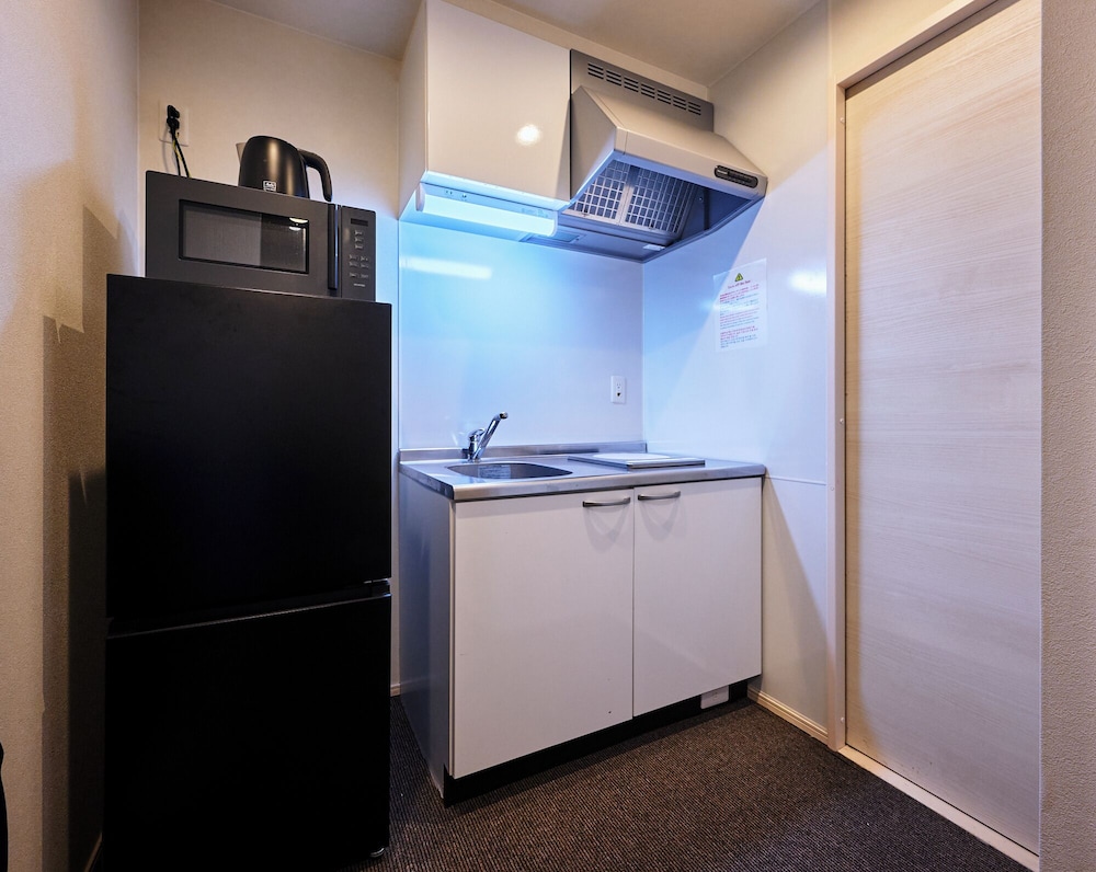 ベーシック ツインルーム 専用キッチン1 | The Grand Residence Hotel Tenjin