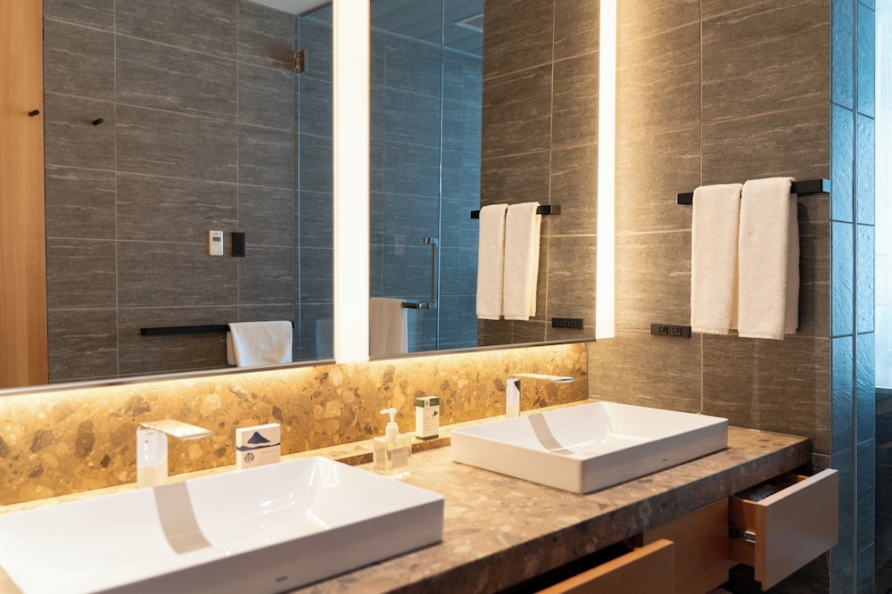 山の間 (6歳以上は有料, 最大2名様) 禁煙 バスルームのシンク0 | ニセコ羊蹄の宿 楽 水山