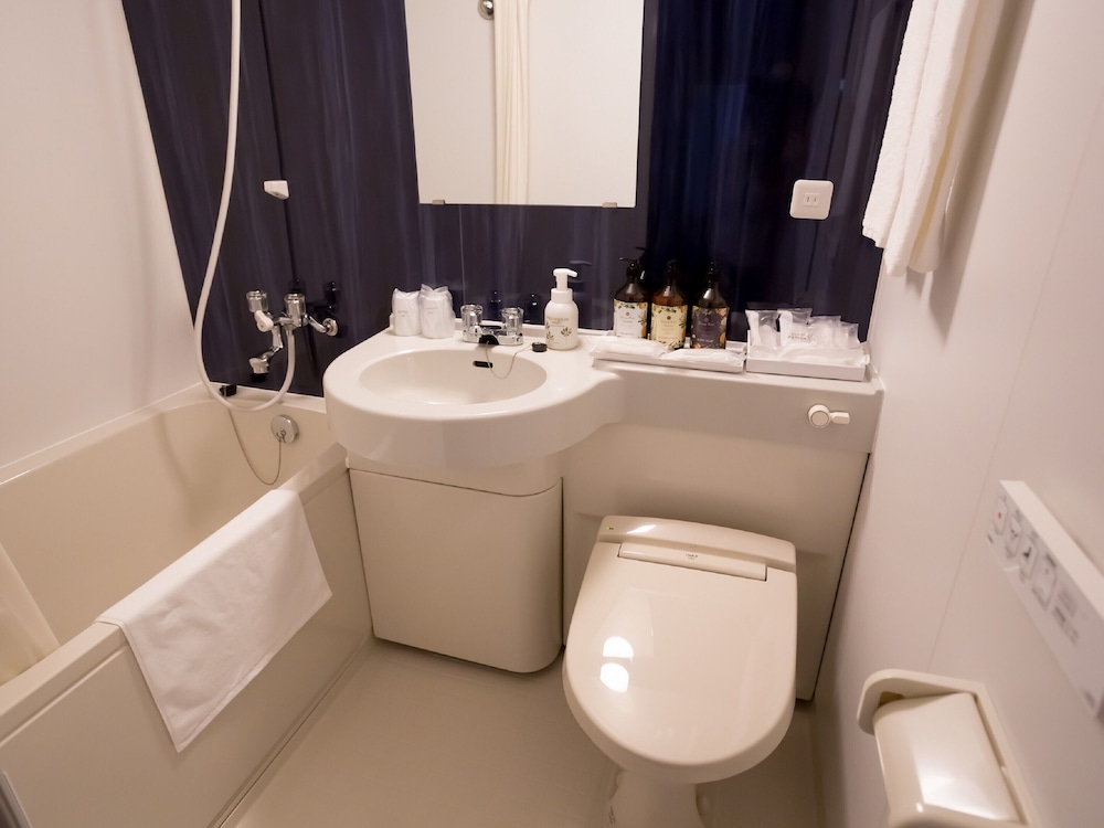 ツインルーム 禁煙 バスルーム0 | ホテルピースアイランド名護