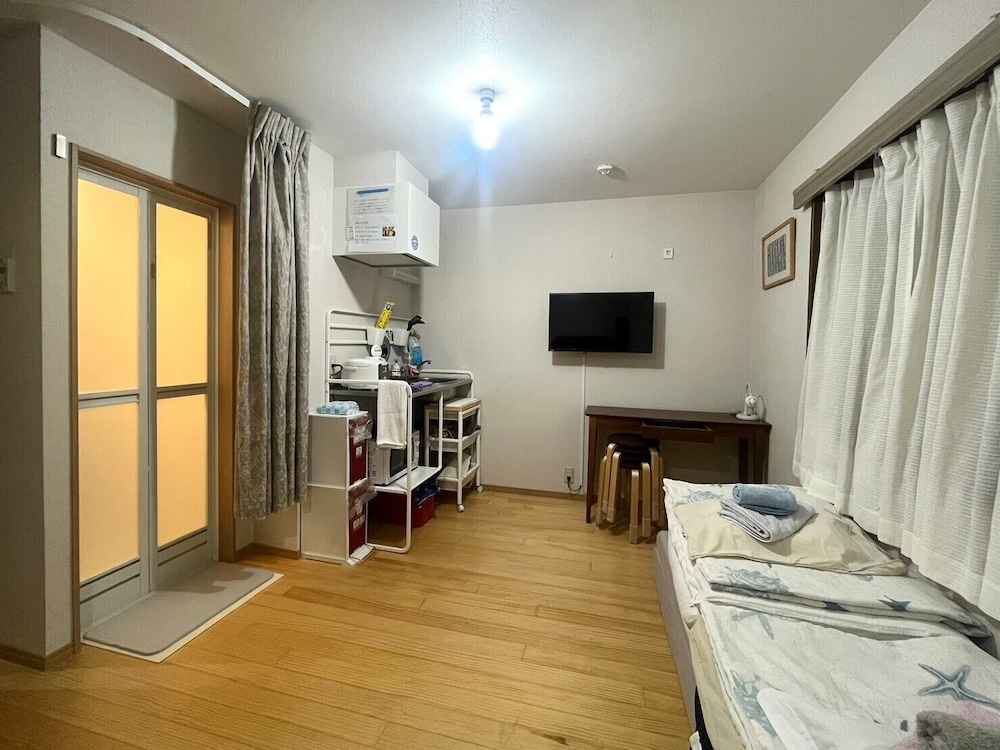 ベーシック 4 人部屋 1 ベッドルーム テレビ1 | Sadie's Home