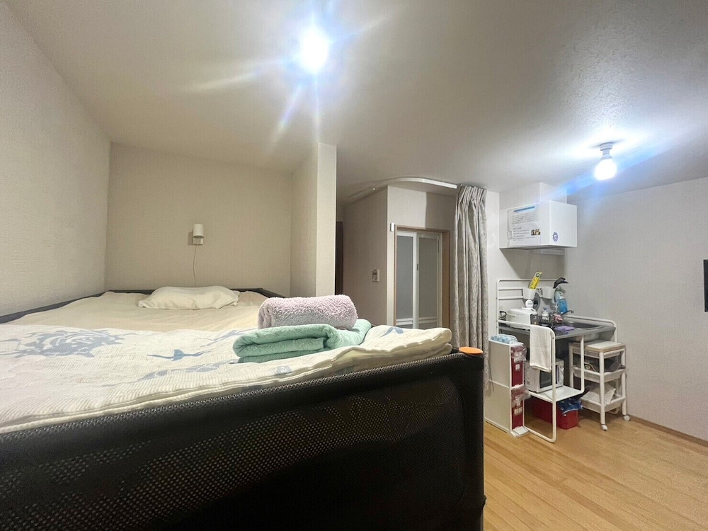 ベーシック 4 人部屋 1 ベッドルーム テレビ4 | Sadie's Home