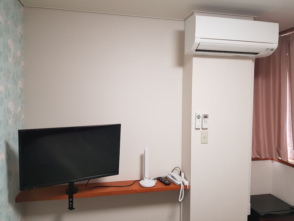 スタンダード ダブルルーム 禁煙 客室2 | ゲストハウス じんく