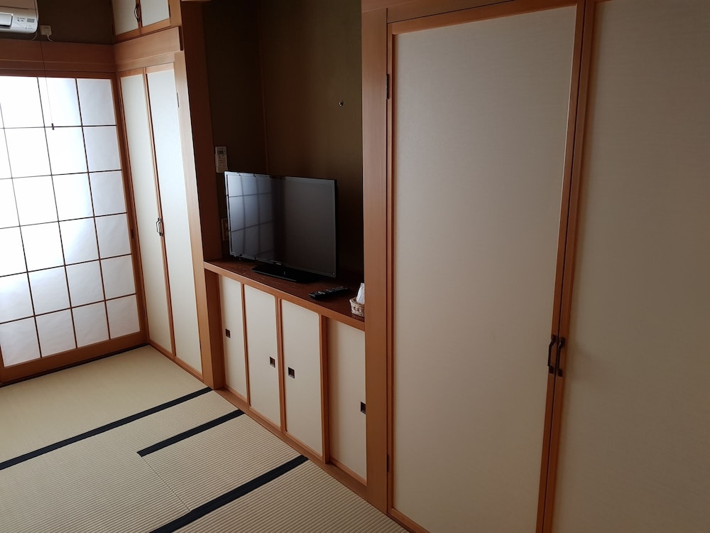 和室 客室1 | ゲストハウス じんく