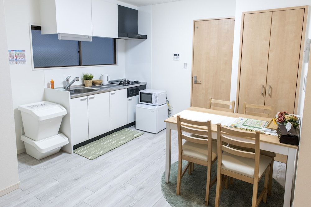 アパートメント 2 ベッドルーム (301) 専用簡易キッチン0 | ZAITO 東京菊川民宿 (ZAITO Tokyo Kikukawa Economy Inn)