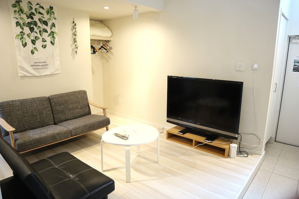 アパートメント (A101) リビング エリア1 | Anon Shibuya