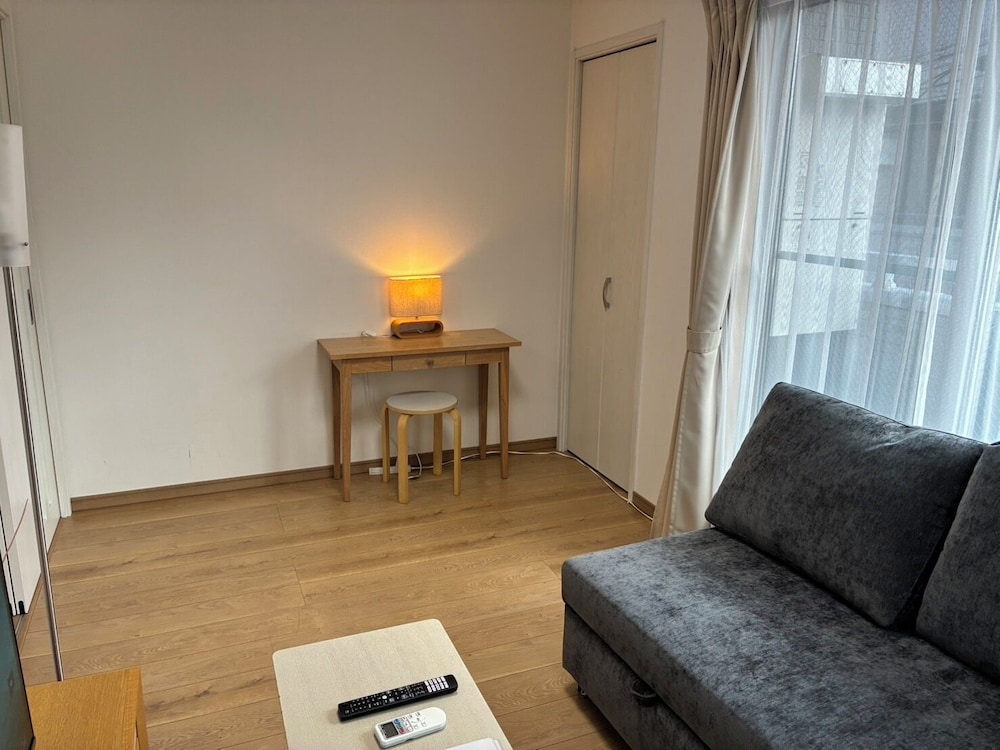 アパートメント (201) リビング エリア2 | H2O Stay Ikebukuro