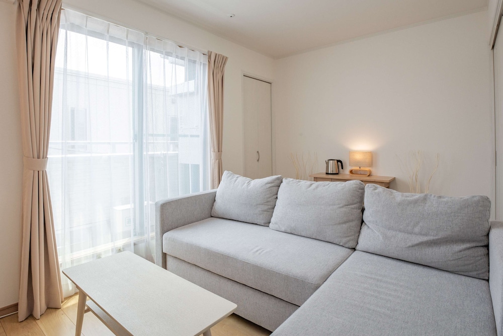 アパートメント (304) リビングルーム3 | H2O Stay Ikebukuro