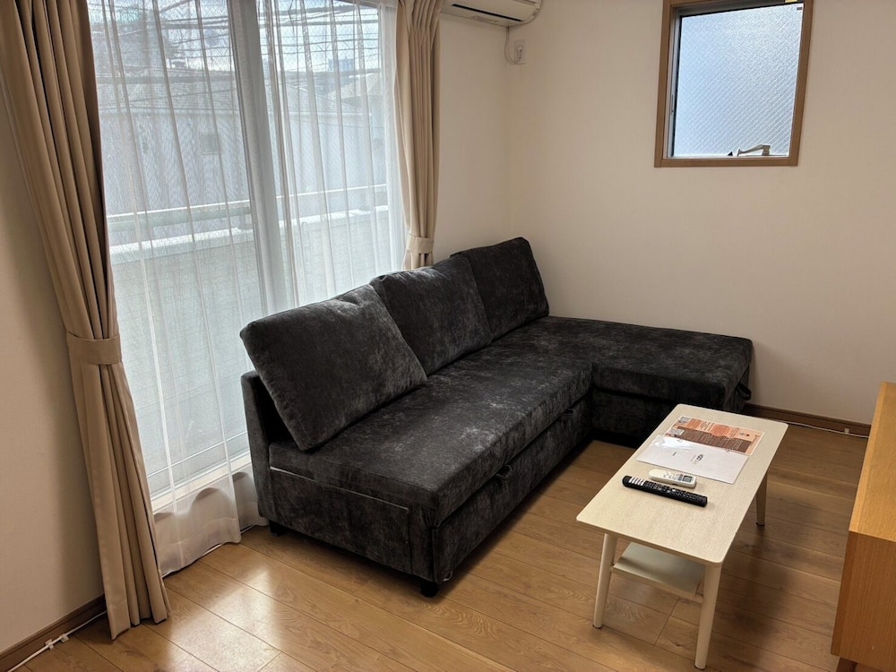 アパートメント (201) リビング エリア3 | H2O Stay Ikebukuro