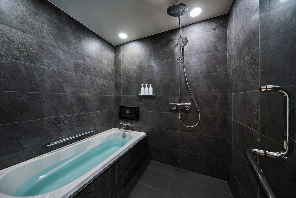 スイート シングルベッド 2 台 バスルーム0 | ザ ロイヤルパークホテル 京都梅小路