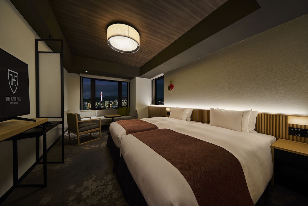 コーナー デラックス ツインルーム 禁煙 | ザ ロイヤルパークホテル 京都梅小路