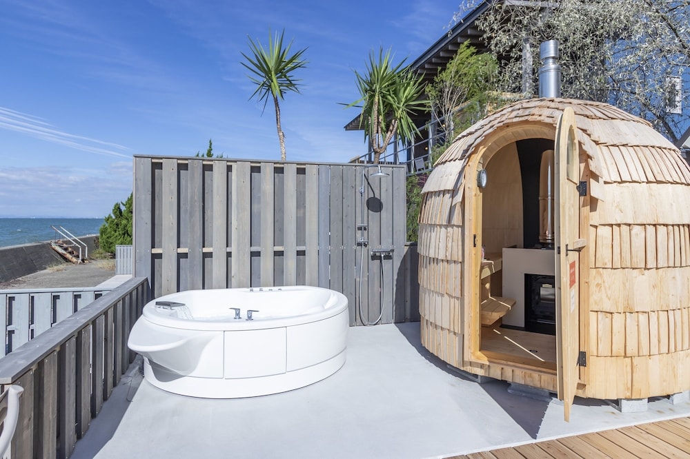 YUCCA 朝食付 バスルーム1 | KAMOME SLOW HOTEL