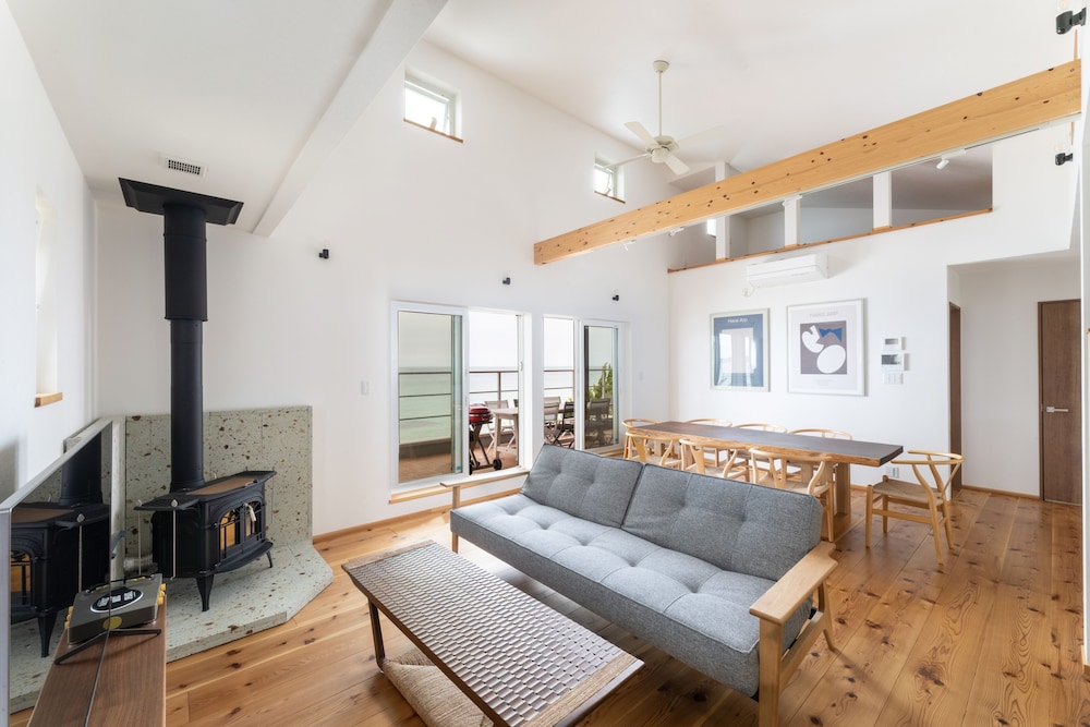 Sustainable Cottage サスティナブル コテージ プラン 朝食付き リビング エリア0 | KAMOME SLOW HOTEL