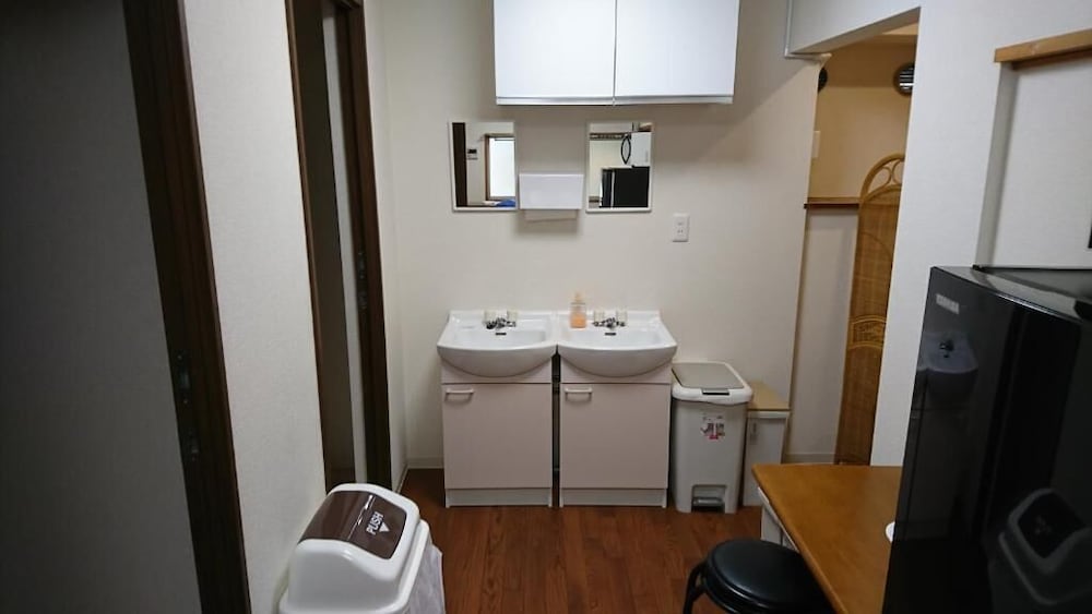 2人部屋 2段ベッド(通常のお部屋タイプ) バスルームのシンク0 | Akitaya Annex