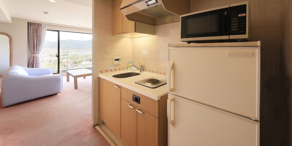 [オーシャンビュー]洋室 ツインルーム (禁煙) 専用キッチン0 | 鴨川グランドタワー