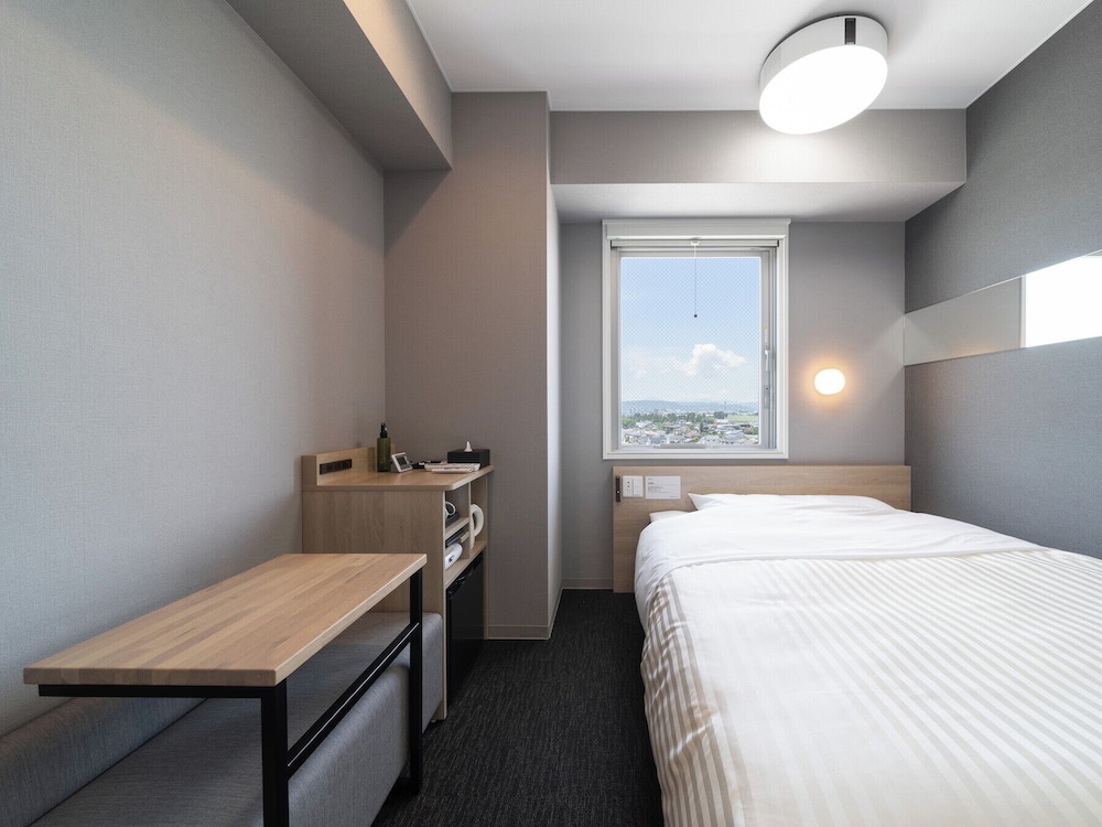 スタンダード ルーム ダブルベッド 1 台 禁煙 客室1 | スーパーホテル美田園・仙台エアポート