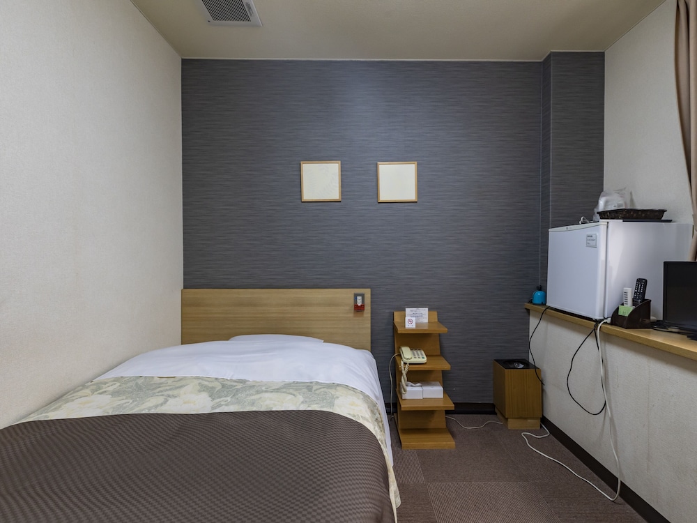 セミダブルルーム 喫煙可 客室5 | Tabist ビジネスホテル くらま 彦根