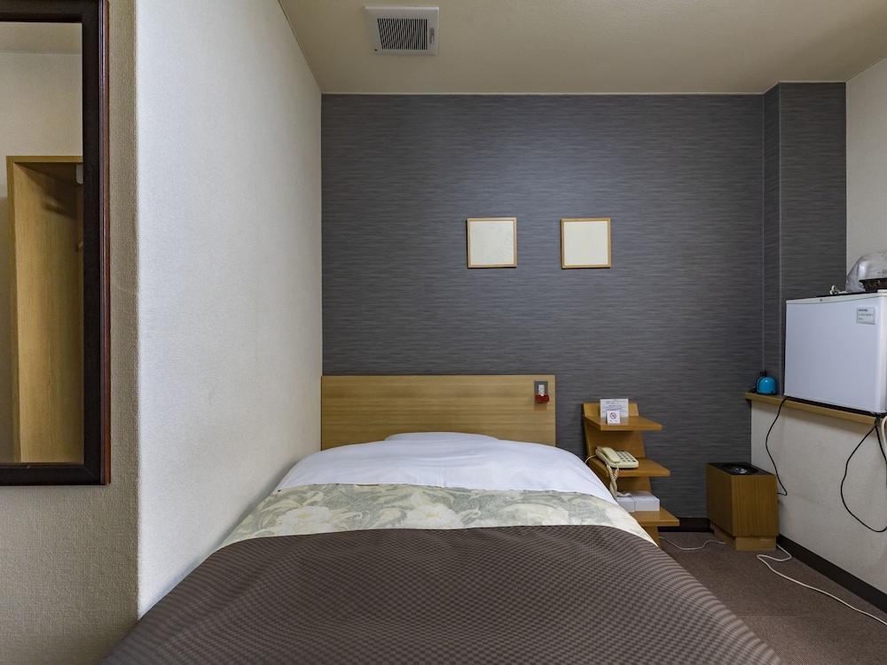 セミダブルルーム 禁煙 | Tabist ビジネスホテル くらま 彦根