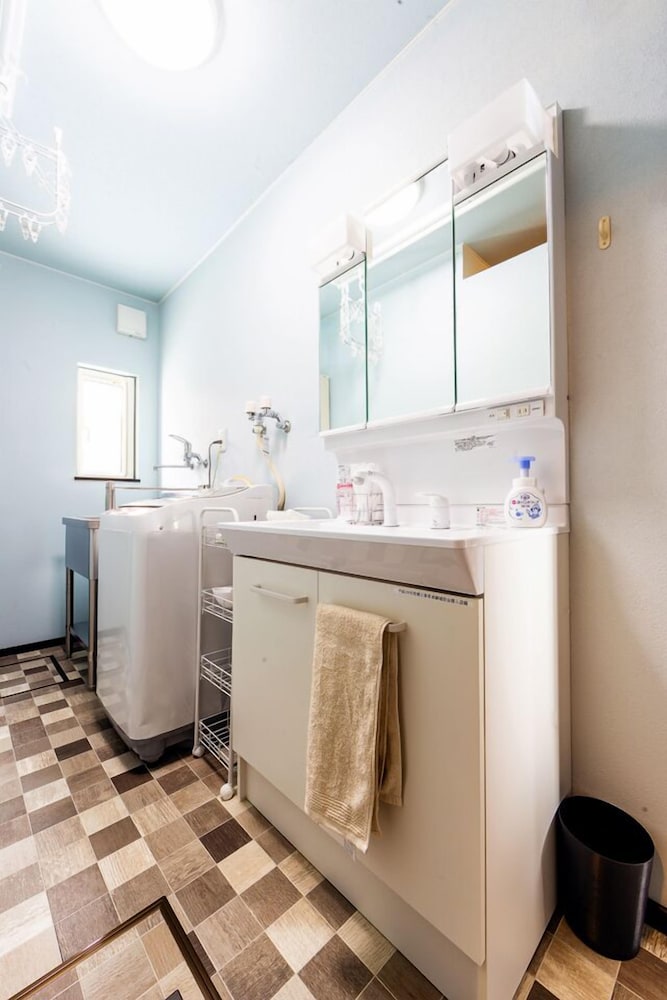 1棟貸し 禁煙 バスルームのシンク0 | A-Ja