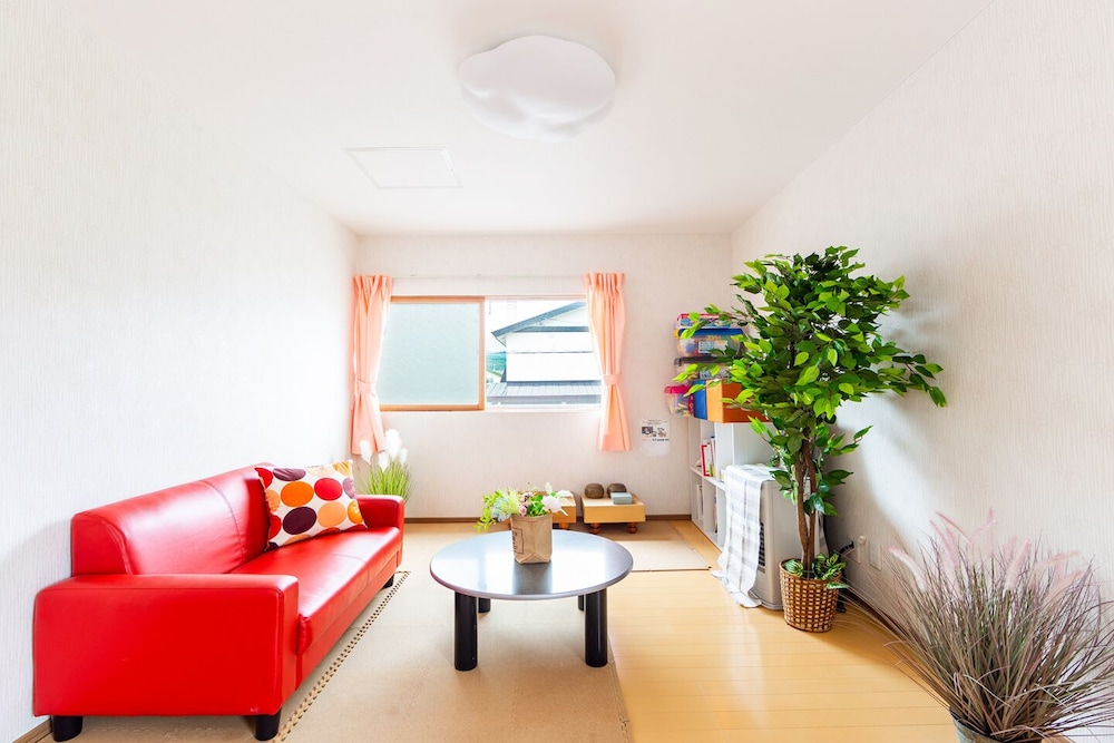 1棟貸し 禁煙 リビングルーム9 | A-Ja