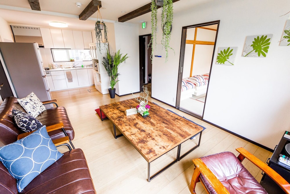 1棟貸し 禁煙 リビングルーム8 | A-Ja