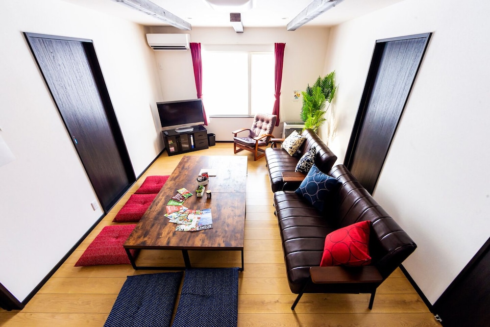 1棟貸し 禁煙 リビングルーム1 | A-Ja