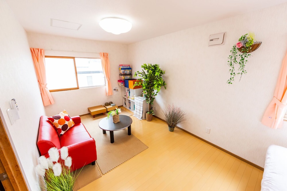 1棟貸し 禁煙 リビングルーム10 | A-Ja