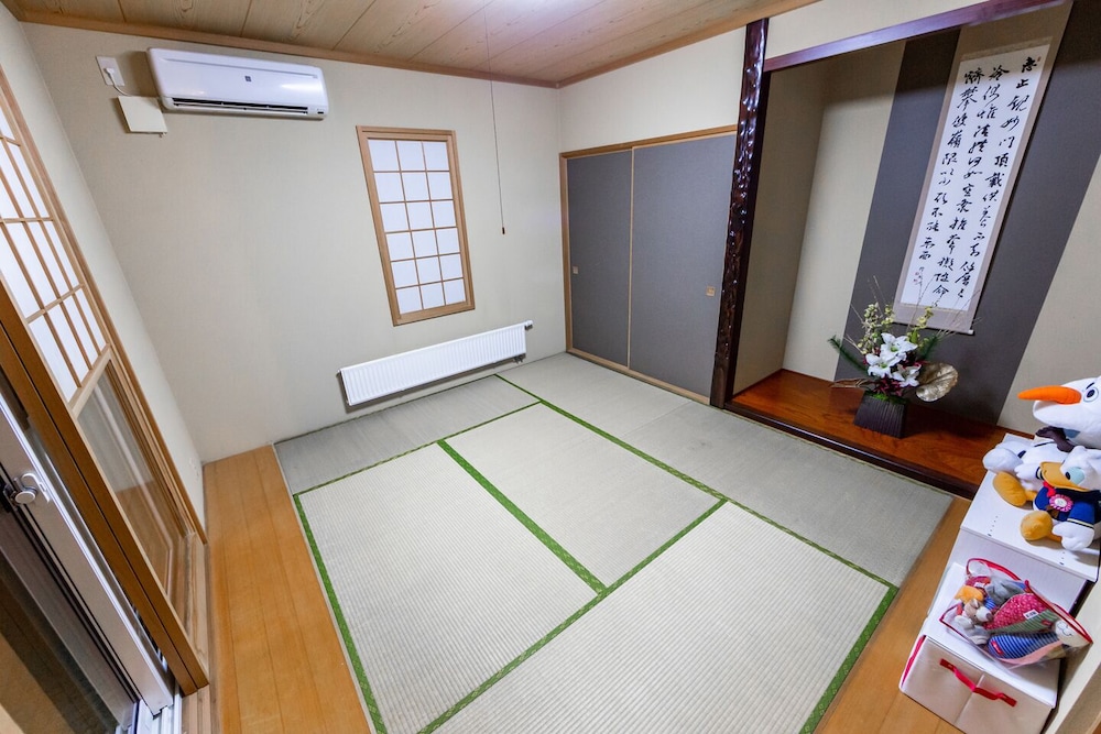 1棟貸し 客室20 | The Worldwide House