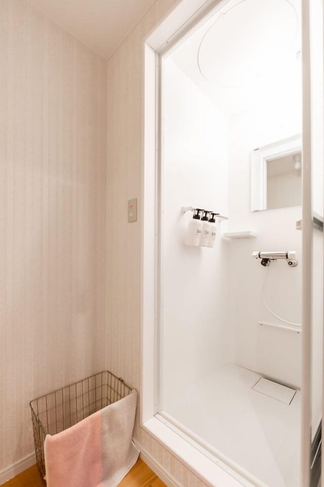 1棟貸し バスルーム0 | The Worldwide House