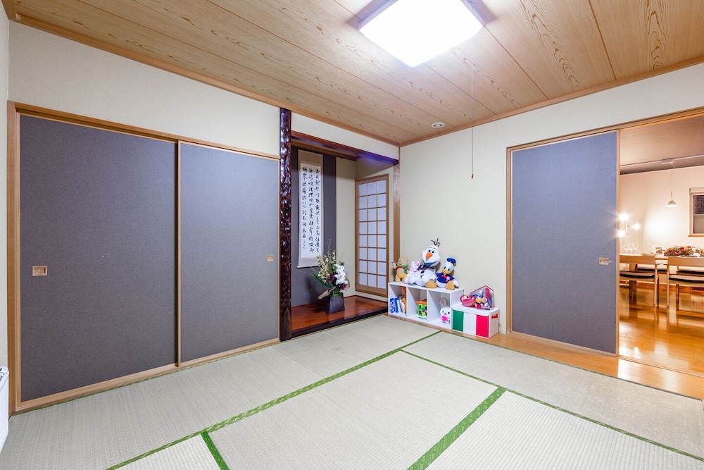 1棟貸し 客室26 | The Worldwide House